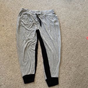 Very cozy light weight lounge pants